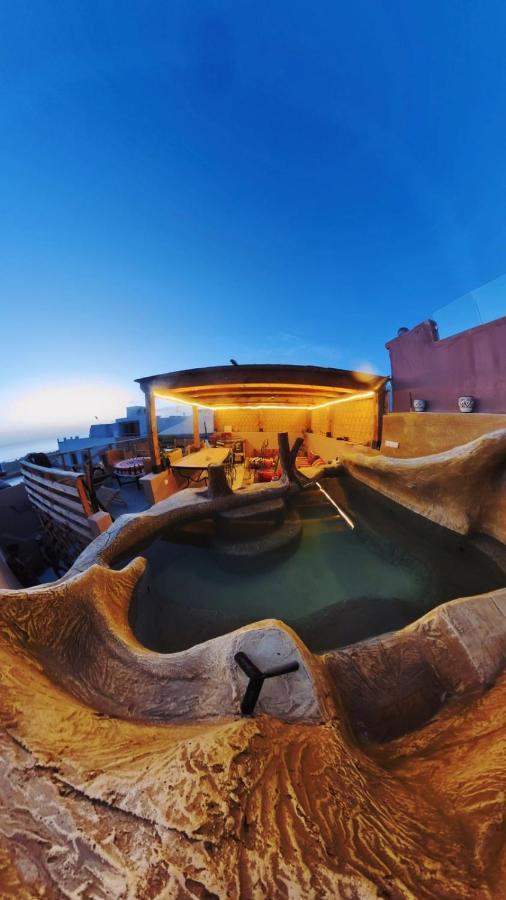 Surf & Salsa Guest House Agadir Esterno foto