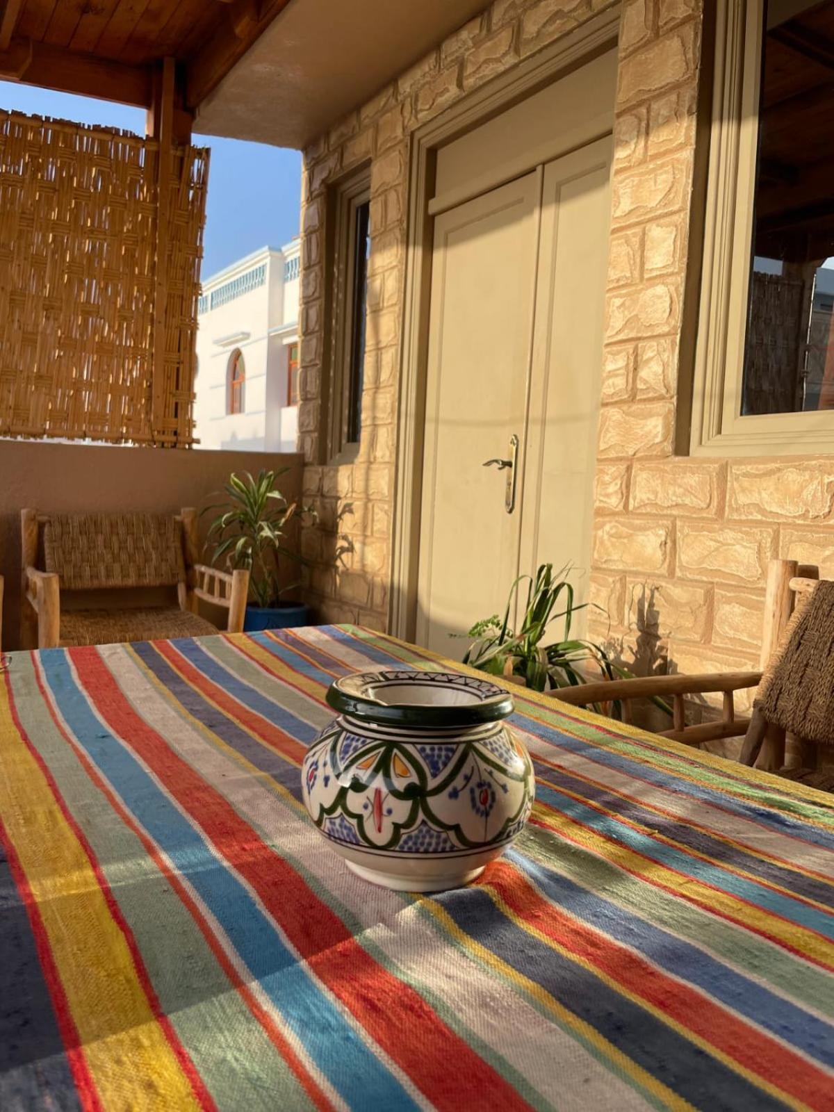 Surf & Salsa Guest House Agadir Esterno foto